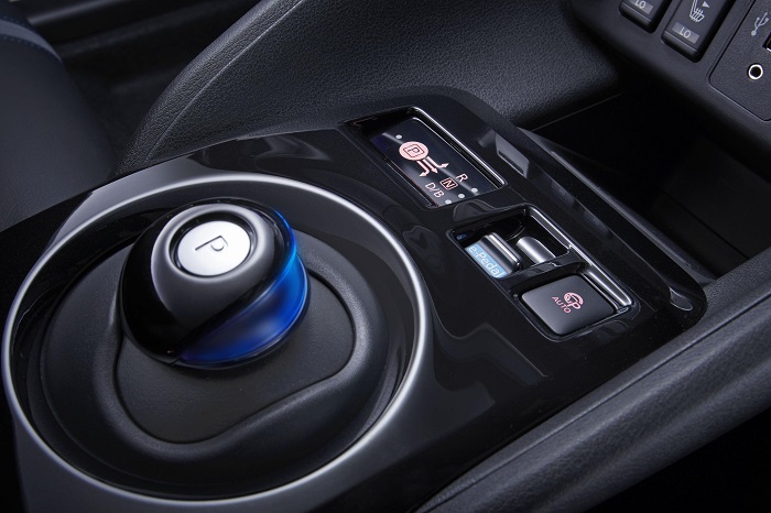 Nissan LEAF interior gear lever 2018