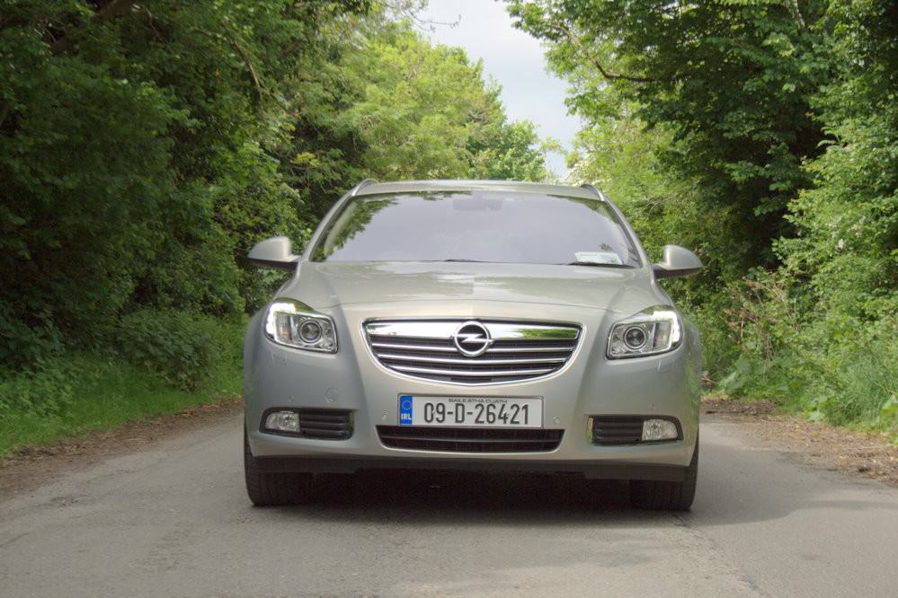 Opel Insignia Review