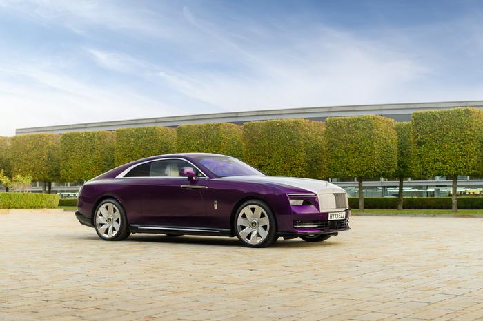Rolls-Royce Spectre Review