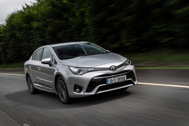 Toyota Avensis Review