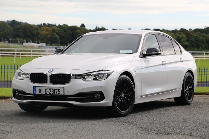 BMW 330e iPerformance Review