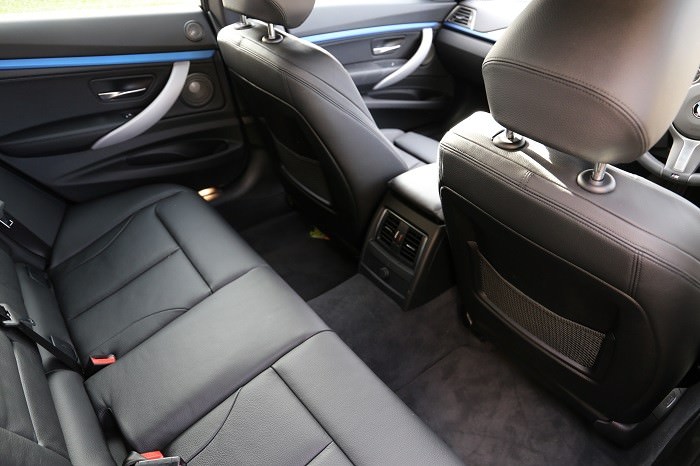 Rear passenger leg room in the BMW 3 Series GT