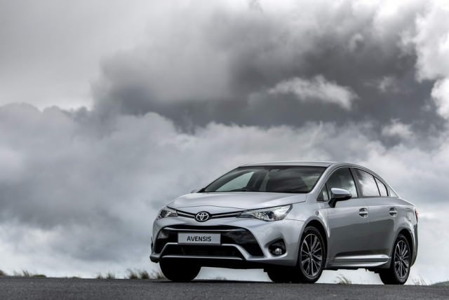 Toyota Avensis Review