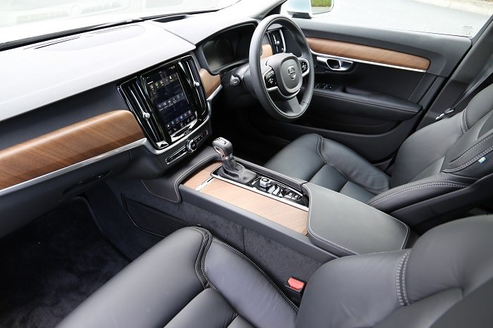 Volvo V90 estate interior and front seats