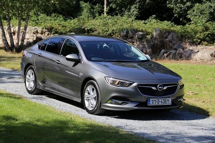 2017 Opel Insignia Review