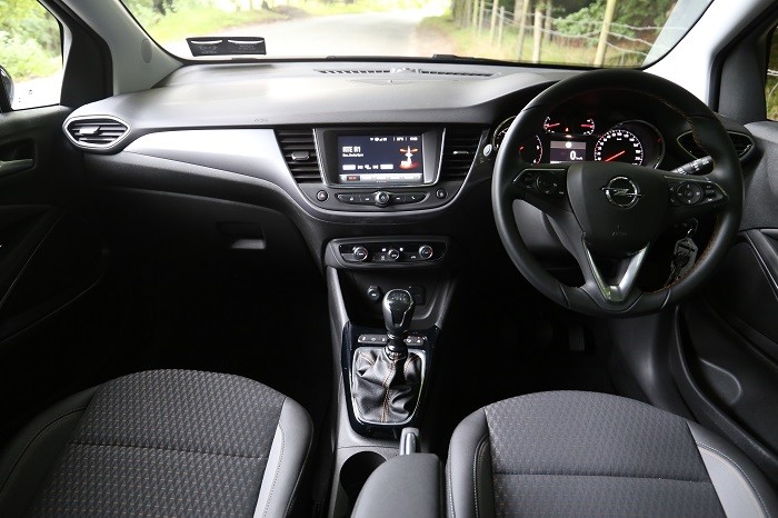 Opel Crossland X interior cabin