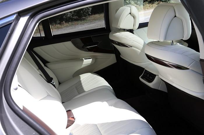 Lexus LS 500h rear seats