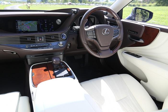 Lexus LS Interior